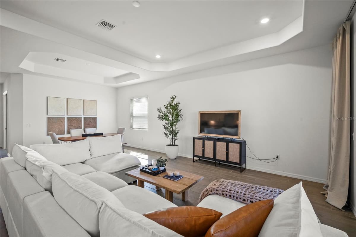15916 SUGAR HILL DRIVE — photo 16 of 47