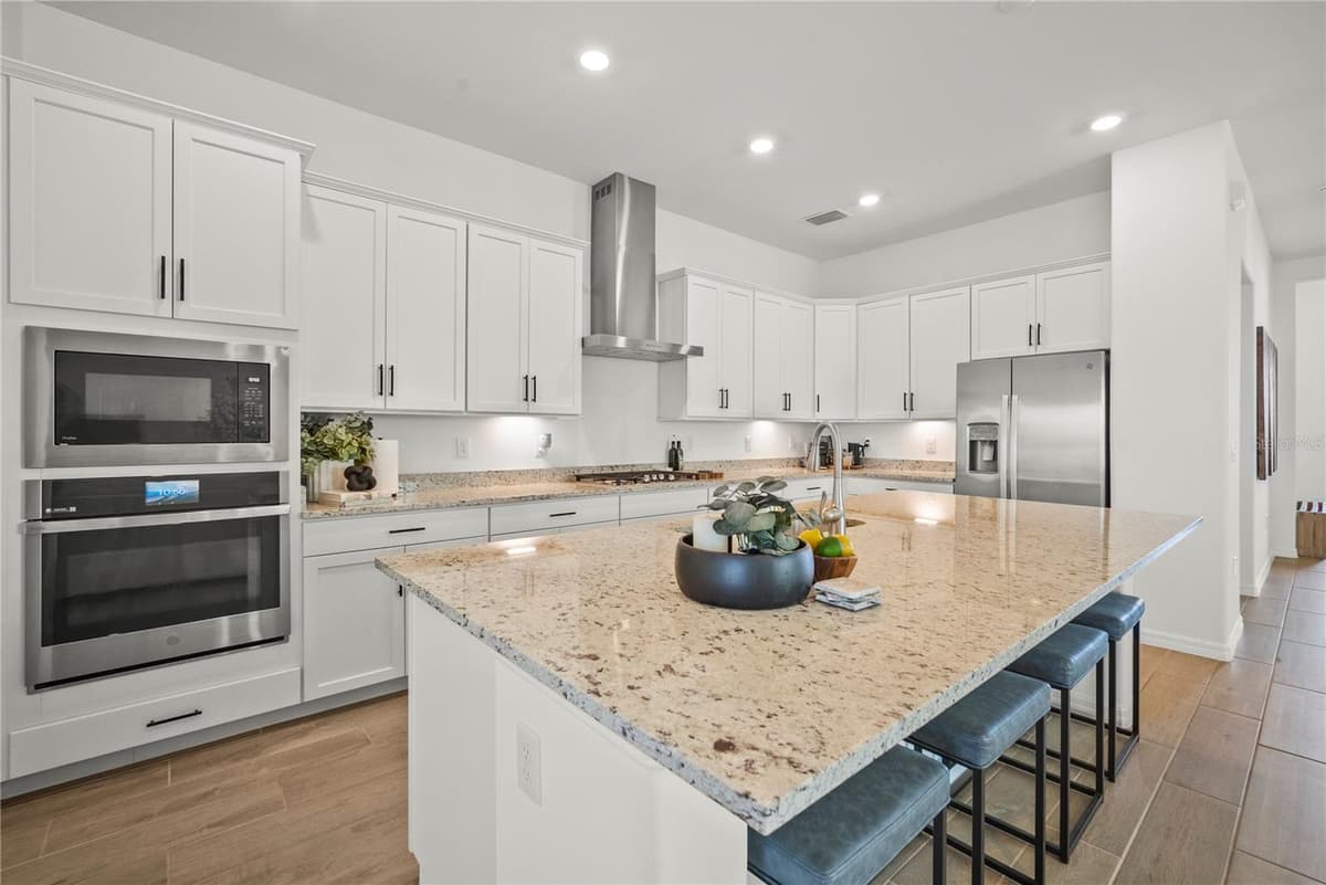 15916 SUGAR HILL DRIVE — photo 12 of 47