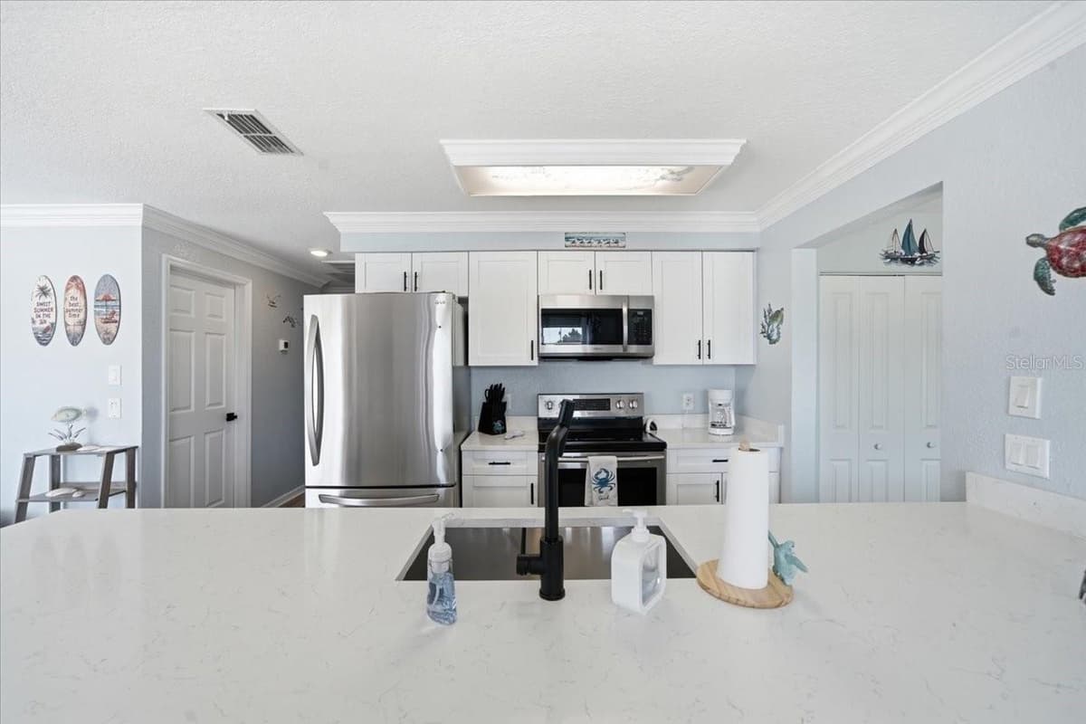 3385 HOLLY SPRINGS DRIVE — photo 11 of 55
