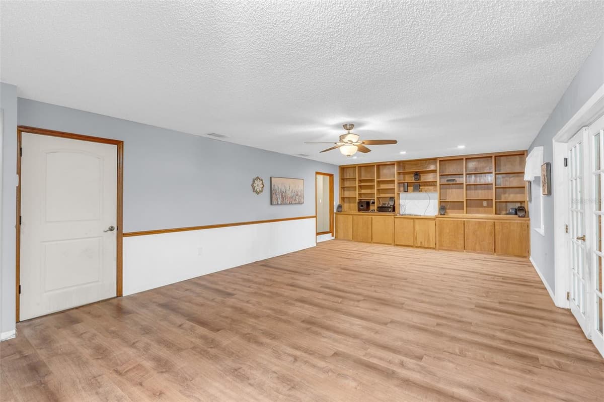 130 SLADE DRIVE — photo 7 of 29