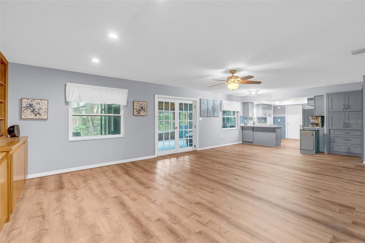 130 SLADE DRIVE — photo 9 of 29