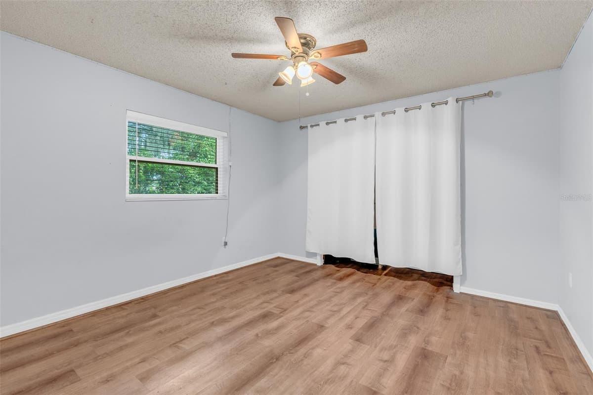 130 SLADE DRIVE — photo 16 of 29