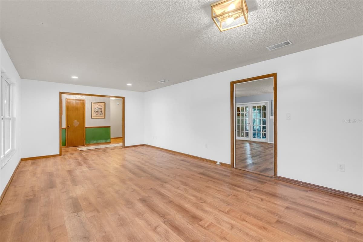 130 SLADE DRIVE — photo 6 of 29