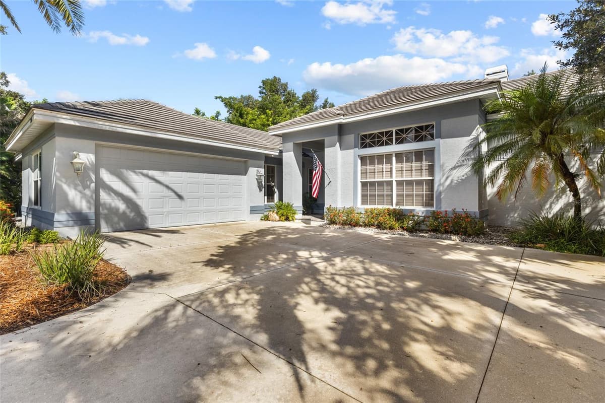 2686 DICK WILSON DRIVE — photo 3 of 39