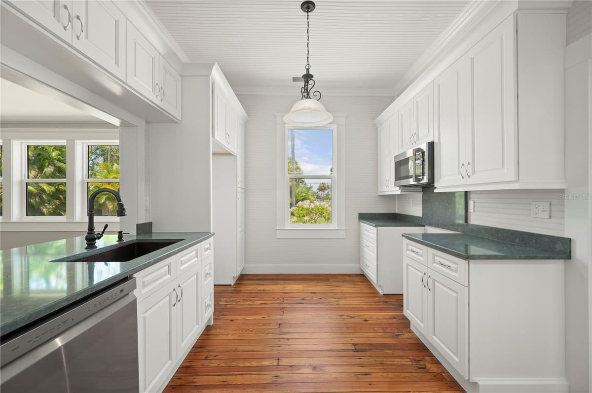 115 GILL STREET — photo 19 of 69