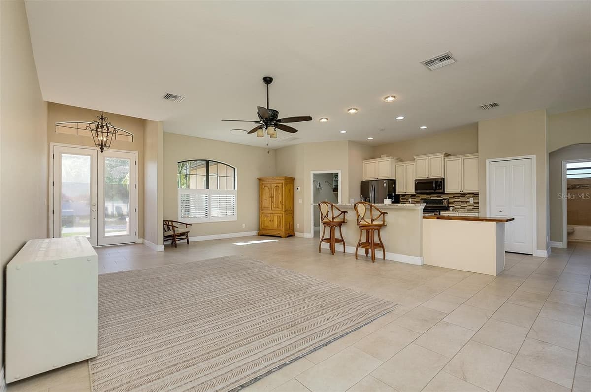 545 PEMBROKE DRIVE — photo 7 of 51