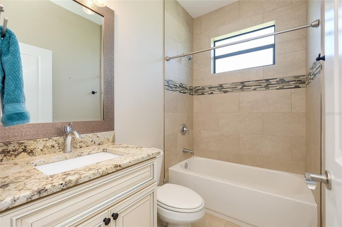 545 PEMBROKE DRIVE — photo 14 of 51