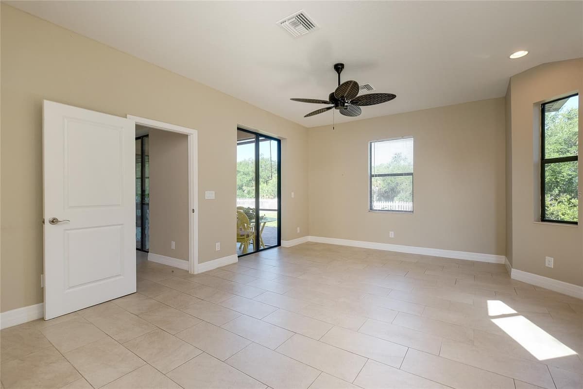 545 PEMBROKE DRIVE — photo 38 of 51