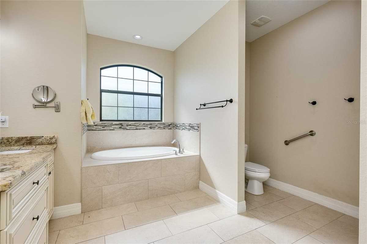 545 PEMBROKE DRIVE — photo 44 of 51