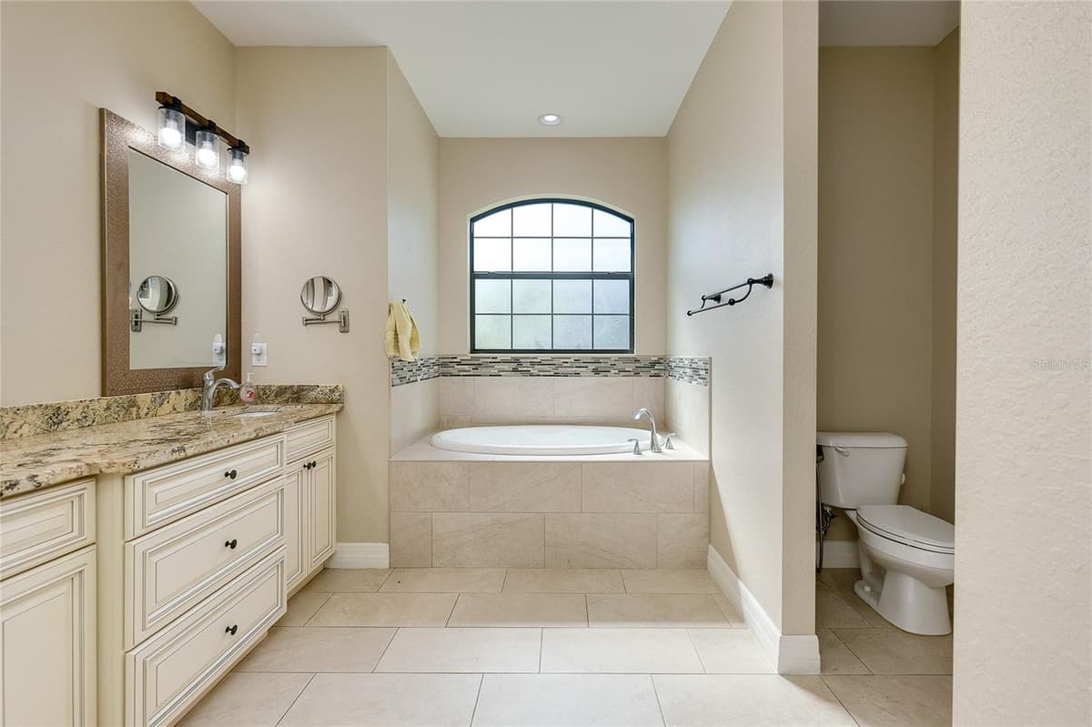545 PEMBROKE DRIVE — photo 41 of 51