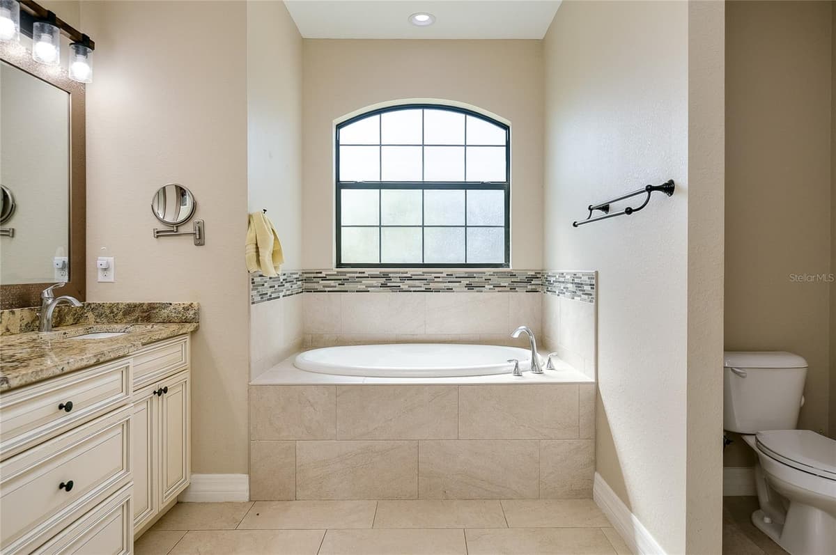 545 PEMBROKE DRIVE — photo 45 of 51