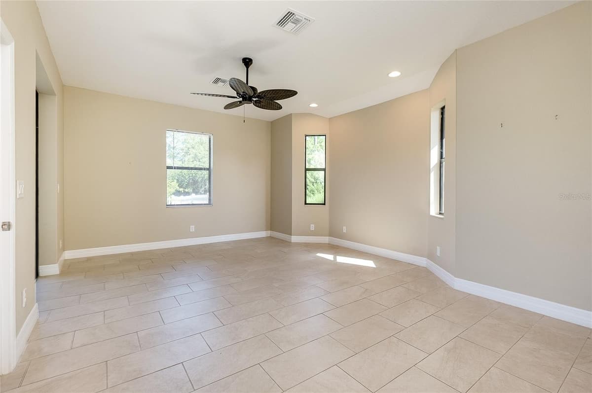 545 PEMBROKE DRIVE — photo 39 of 51