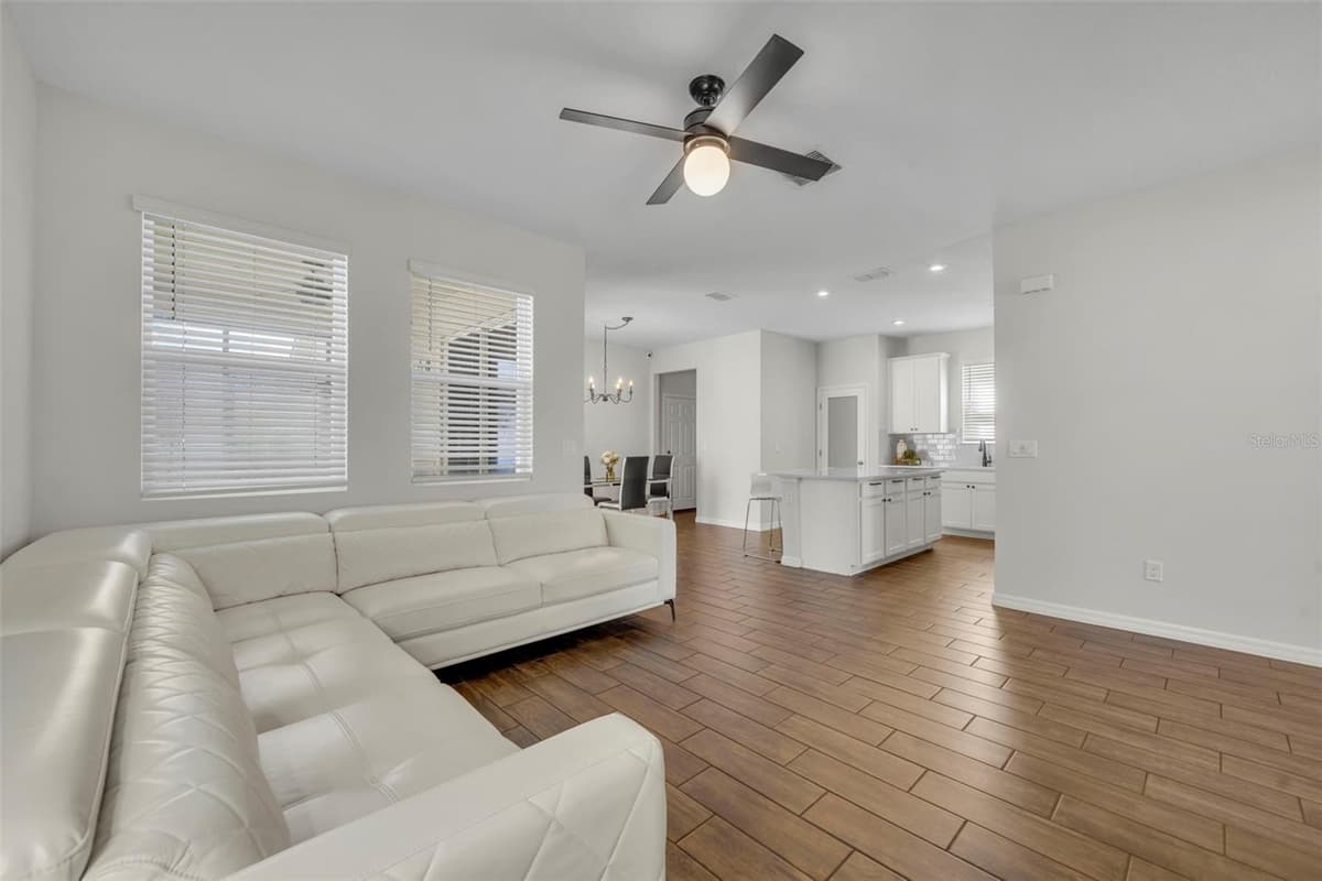 11844 FOUNDERS STREET — photo 4 of 41