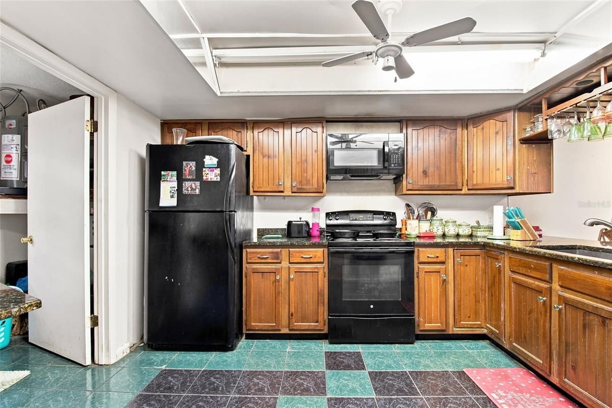 7104 KIRSCH COURT — photo 4 of 26