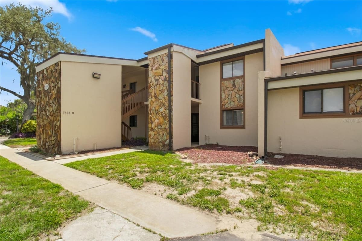 7104 KIRSCH COURT — photo 1 of 26