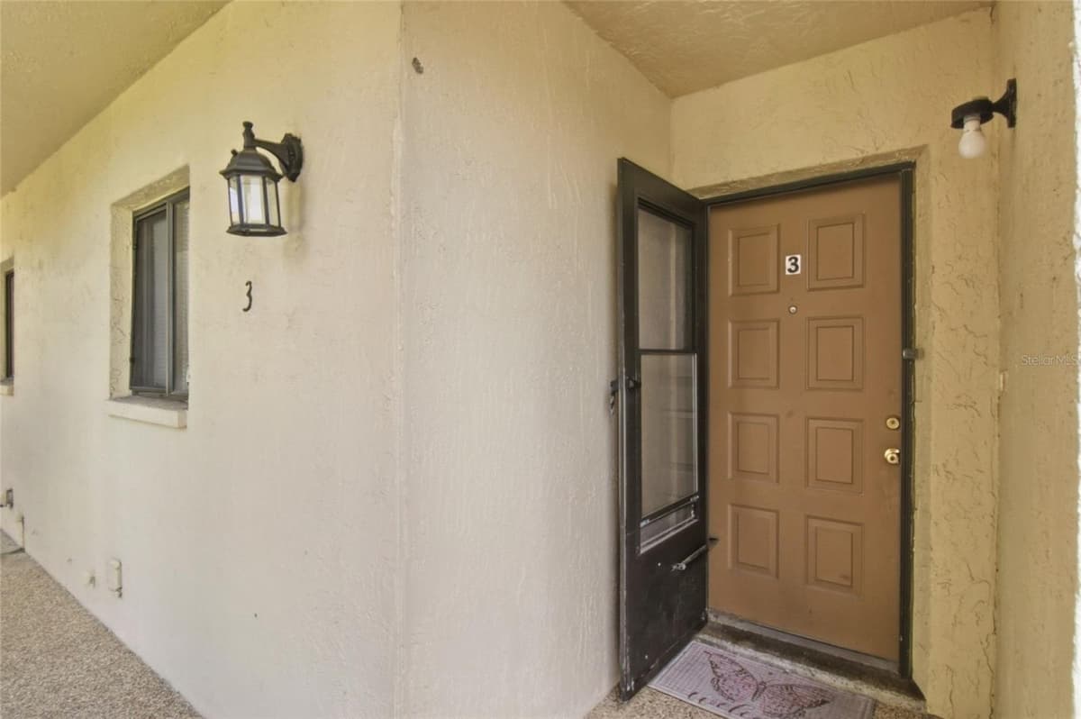 7104 KIRSCH COURT — photo 2 of 26