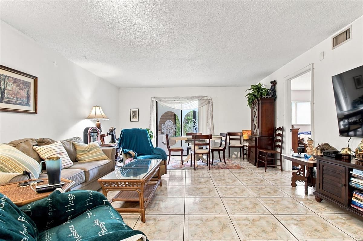 7104 KIRSCH COURT — photo 11 of 26