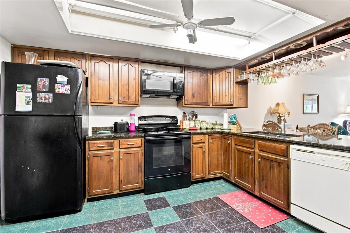 7104 KIRSCH COURT — photo 5 of 26