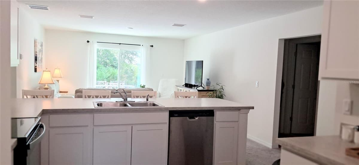 16 PRINCETON LANE — photo 10 of 37