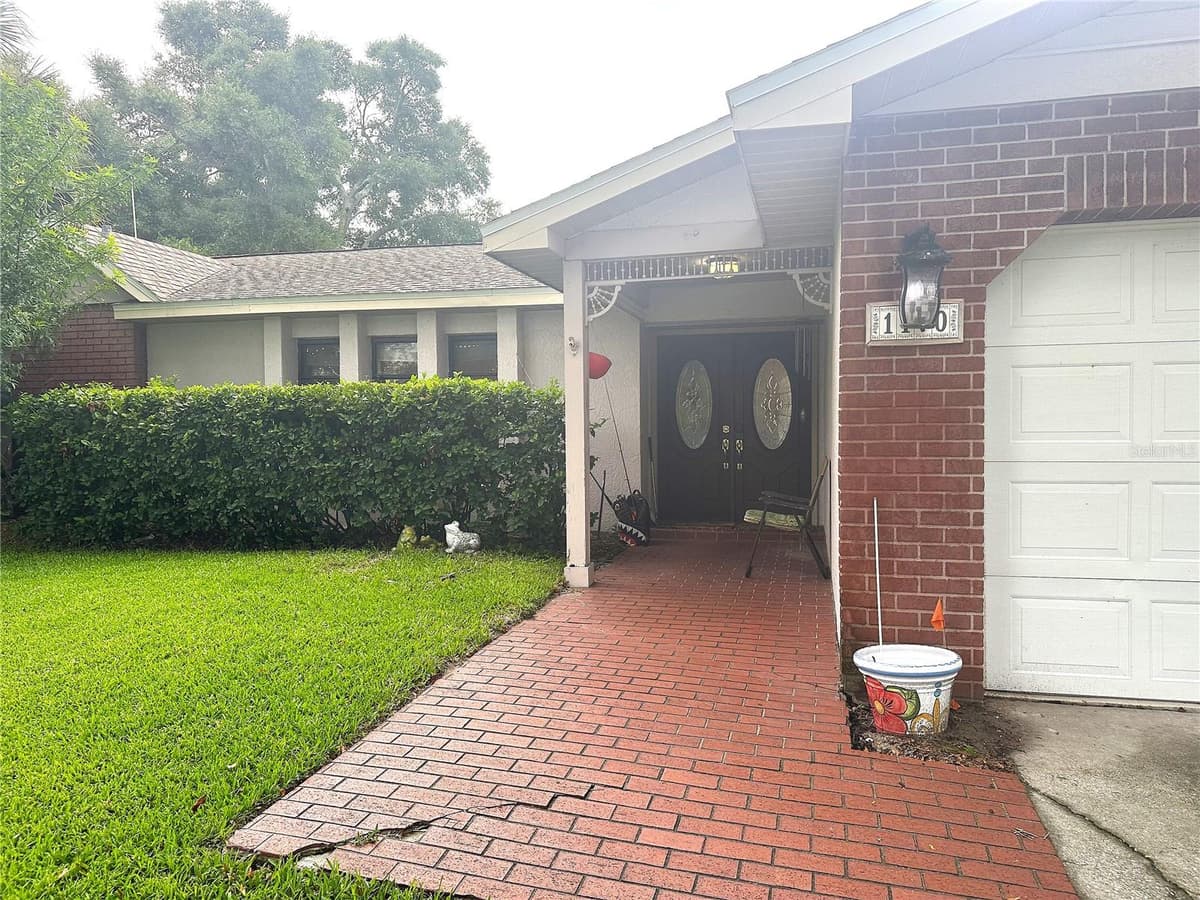 1170 WEXFORD DRIVE — photo 2 of 39