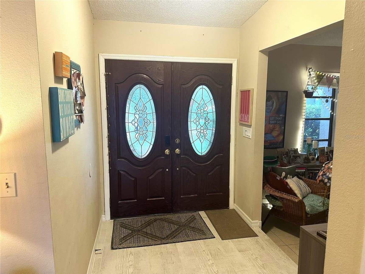 1170 WEXFORD DRIVE — photo 3 of 39