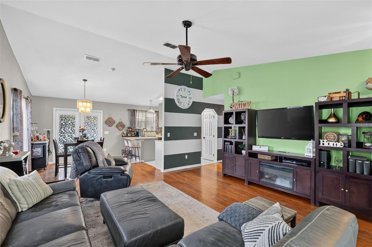 1 TEAK COURT — photo 11 of 34