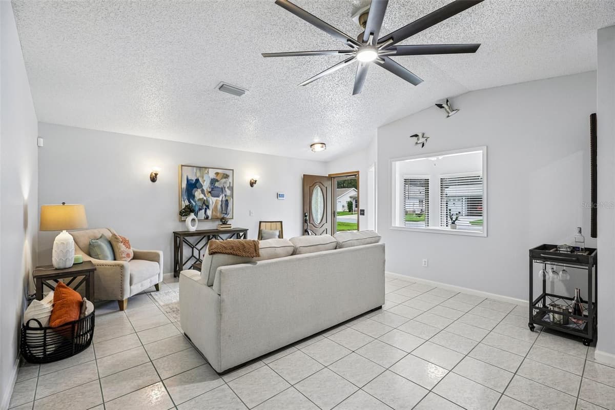 710 CORTEZ AVENUE — photo 4 of 37