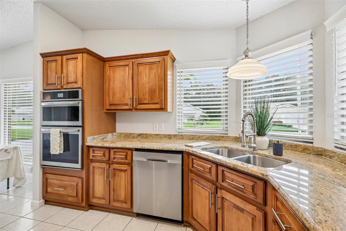 710 CORTEZ AVENUE — photo 14 of 37