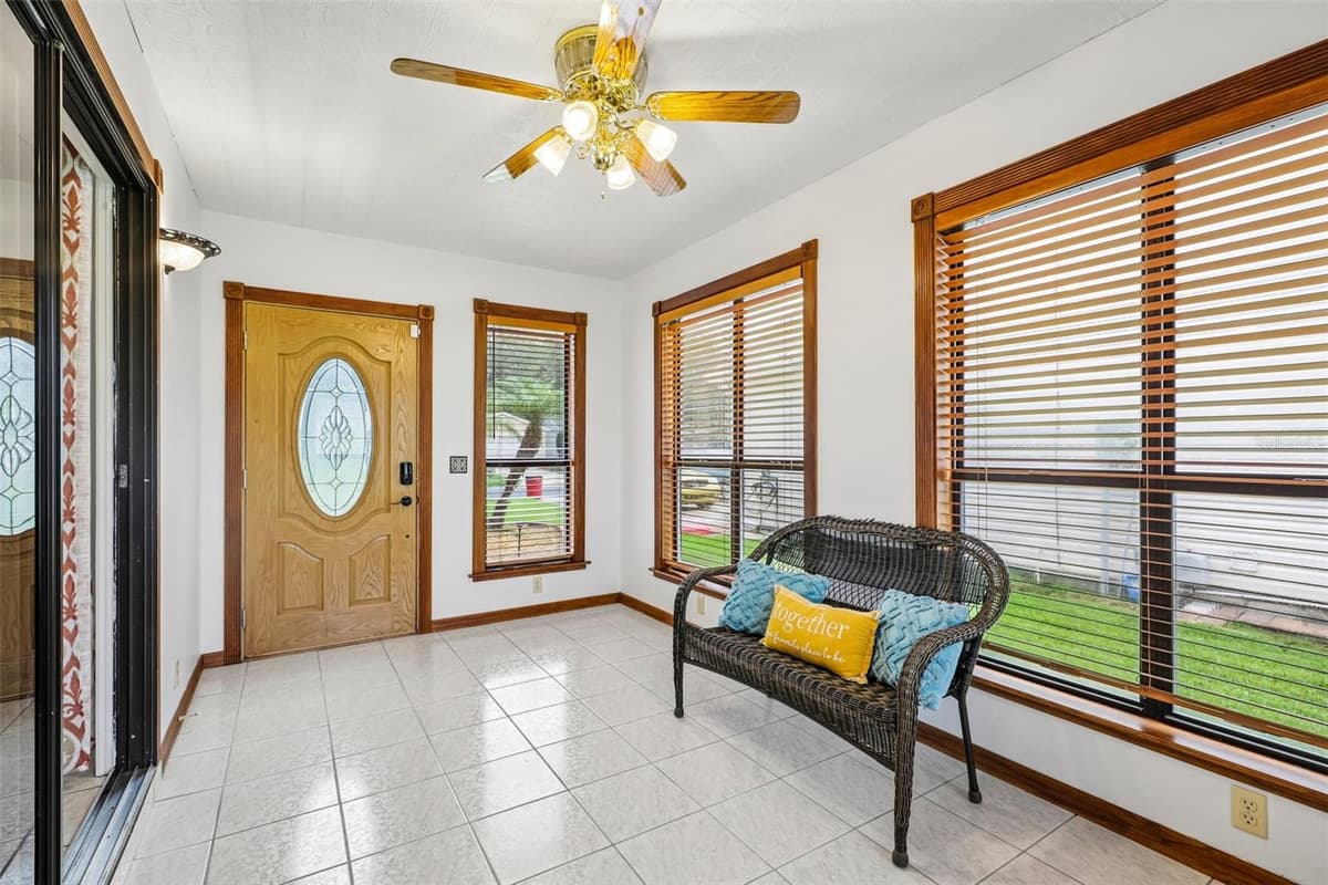 710 CORTEZ AVENUE — photo 3 of 37