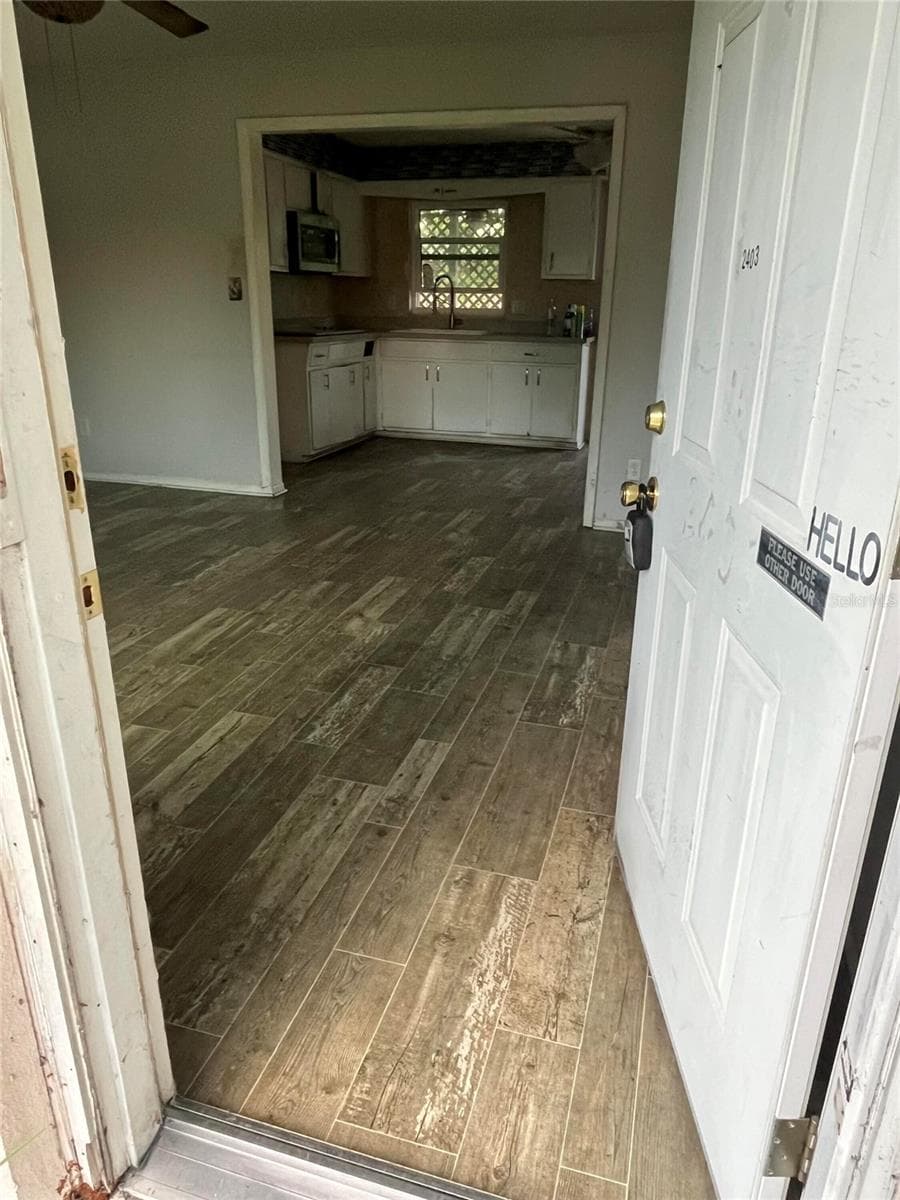 2403 ADRIAN AVENUE — photo 5 of 7