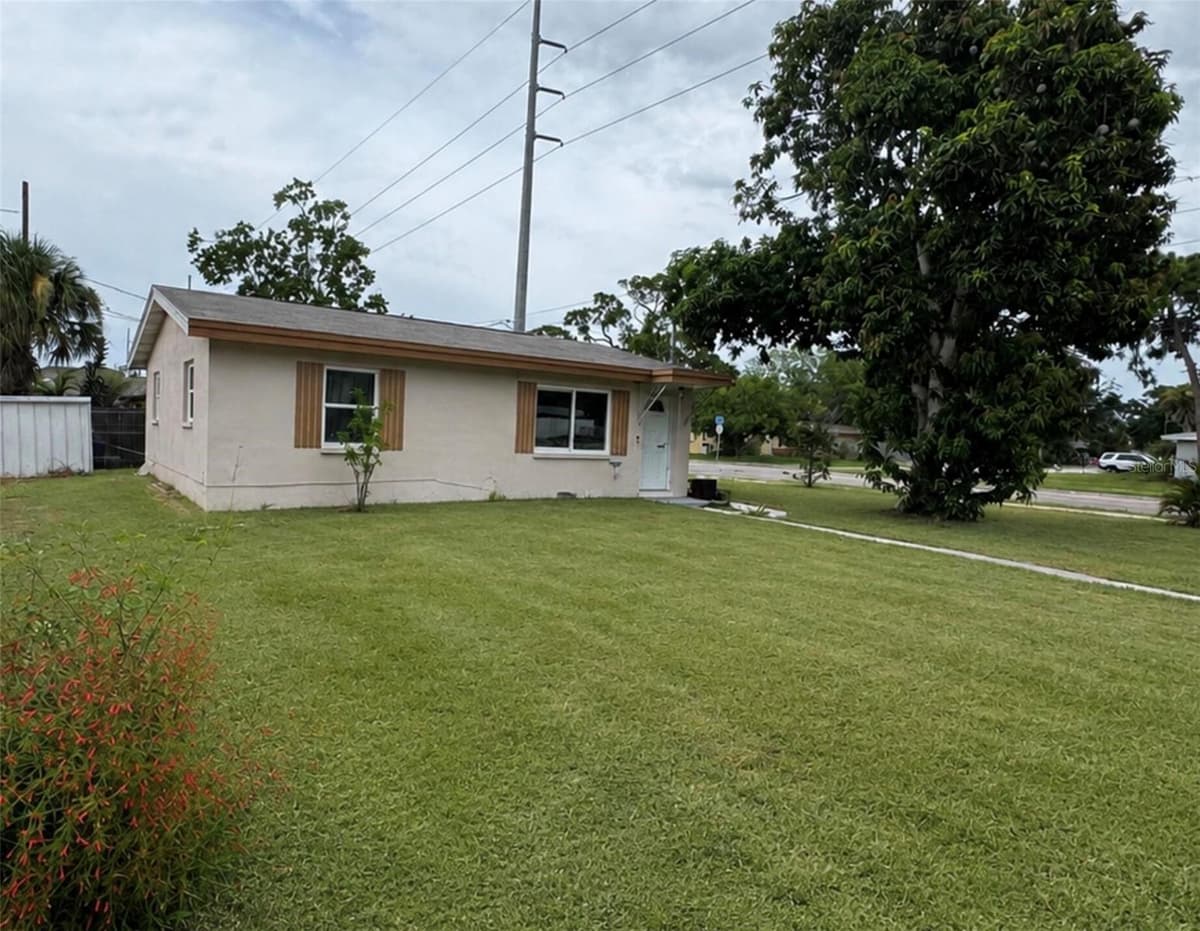 2403 ADRIAN AVENUE — photo 1 of 7