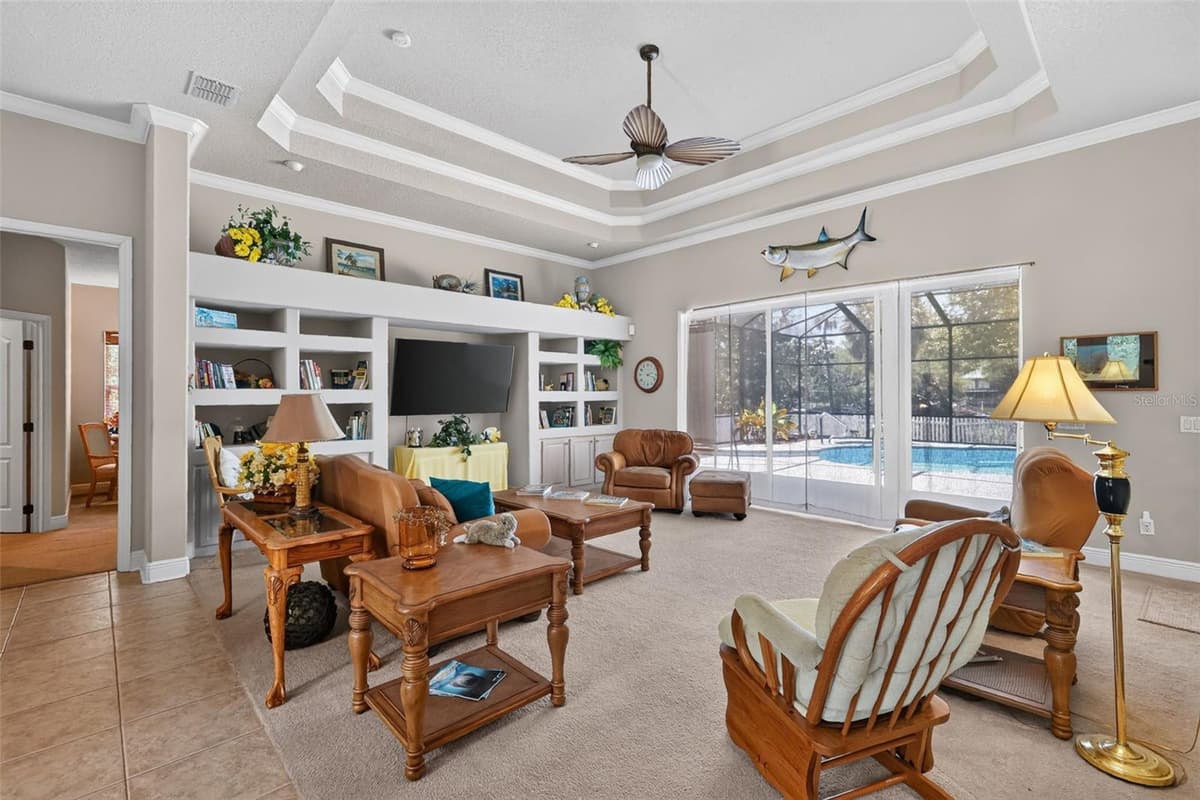 720 NORTHWEST SNUG HARBOR ROAD — photo 4 of 30