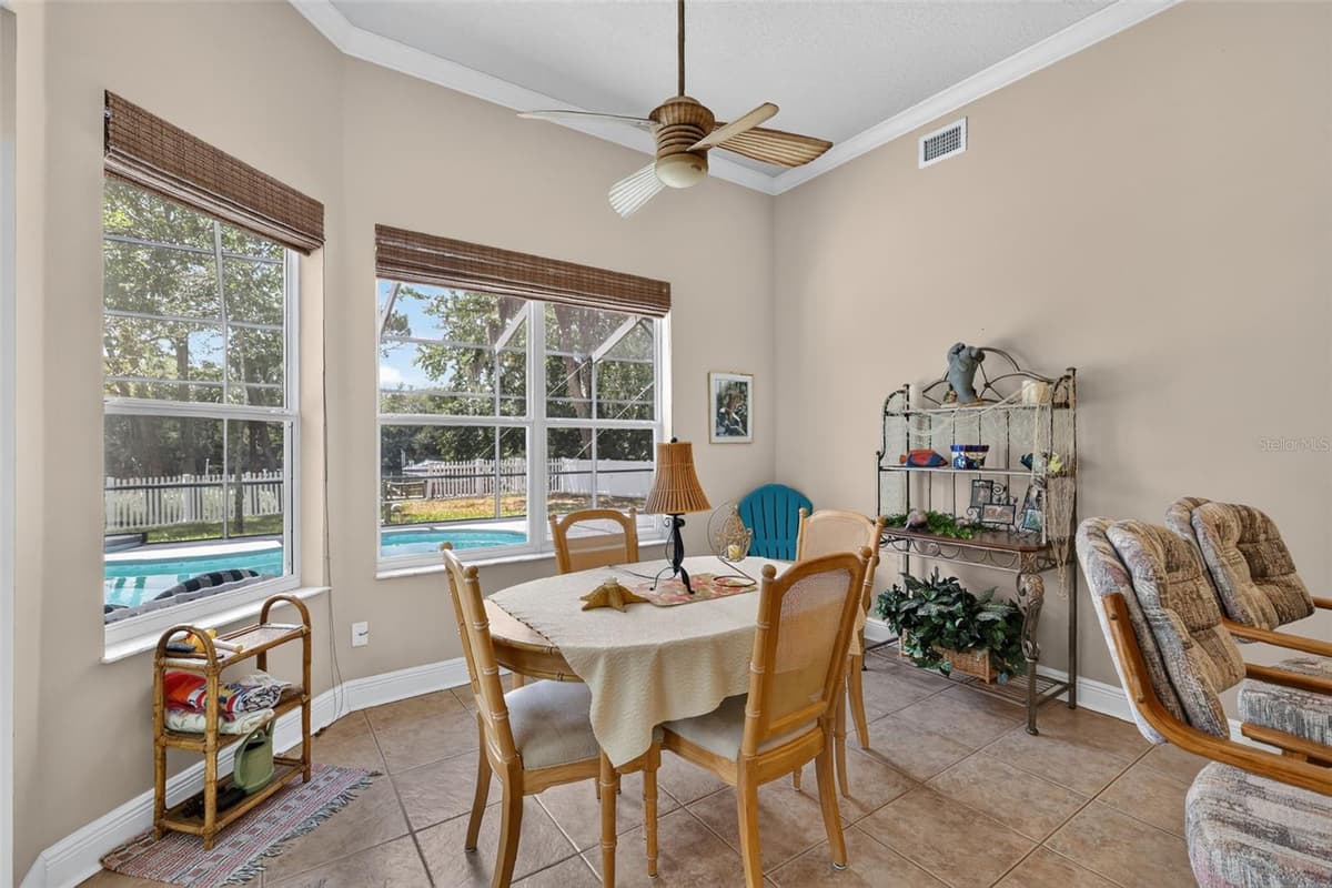 720 NORTHWEST SNUG HARBOR ROAD — photo 10 of 30