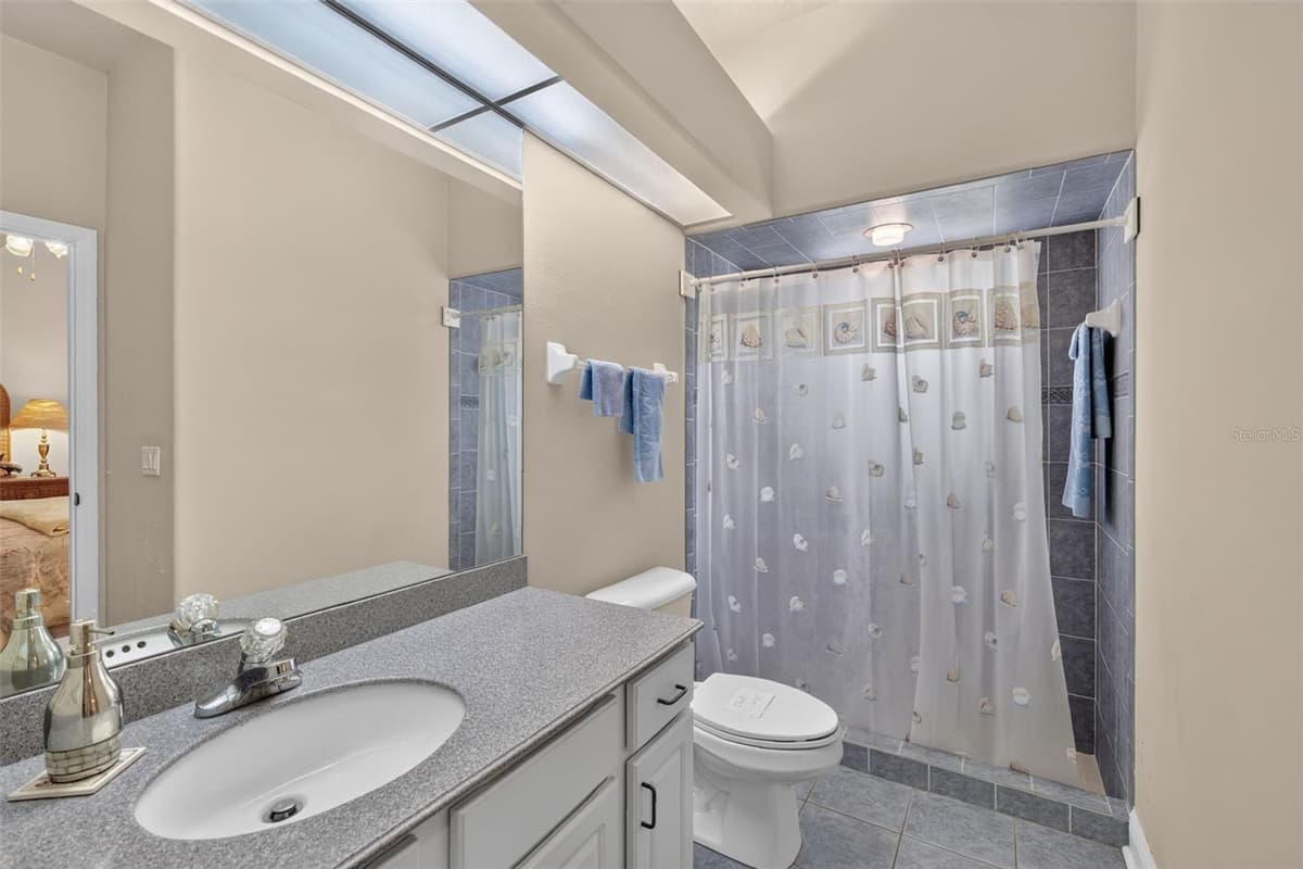 720 NORTHWEST SNUG HARBOR ROAD — photo 19 of 30