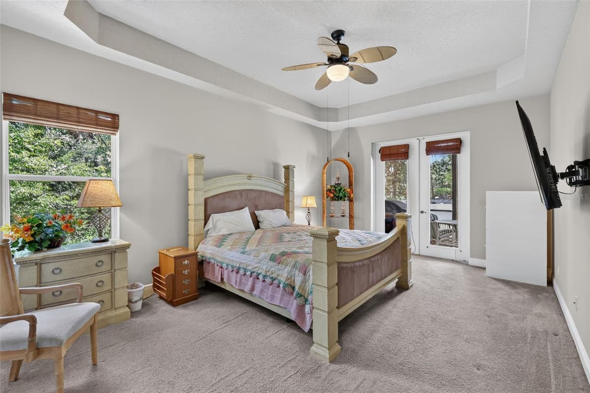 720 NORTHWEST SNUG HARBOR ROAD — photo 11 of 30