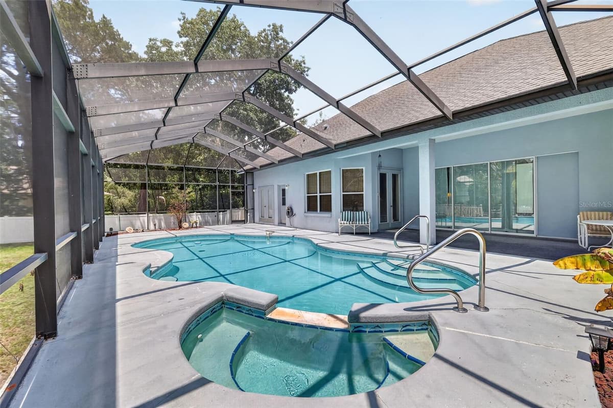 720 NORTHWEST SNUG HARBOR ROAD — photo 3 of 30