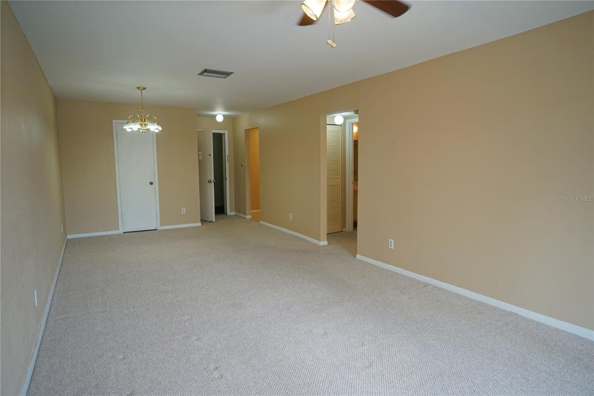 4610 GRAY STREET — photo 3 of 17
