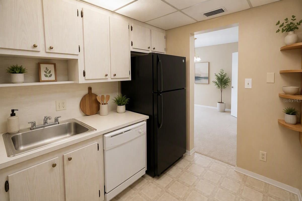 4610 GRAY STREET — photo 7 of 17