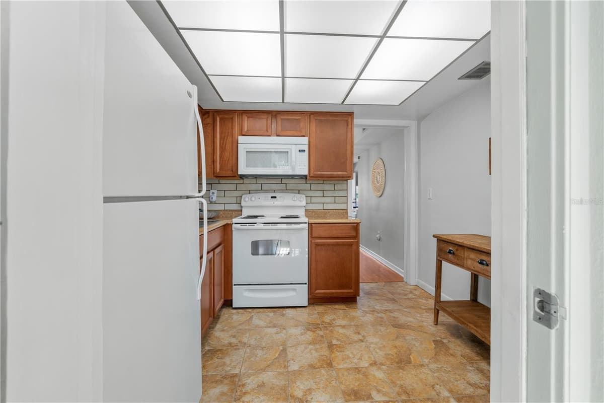 7801 11TH STREET — photo 5 of 23