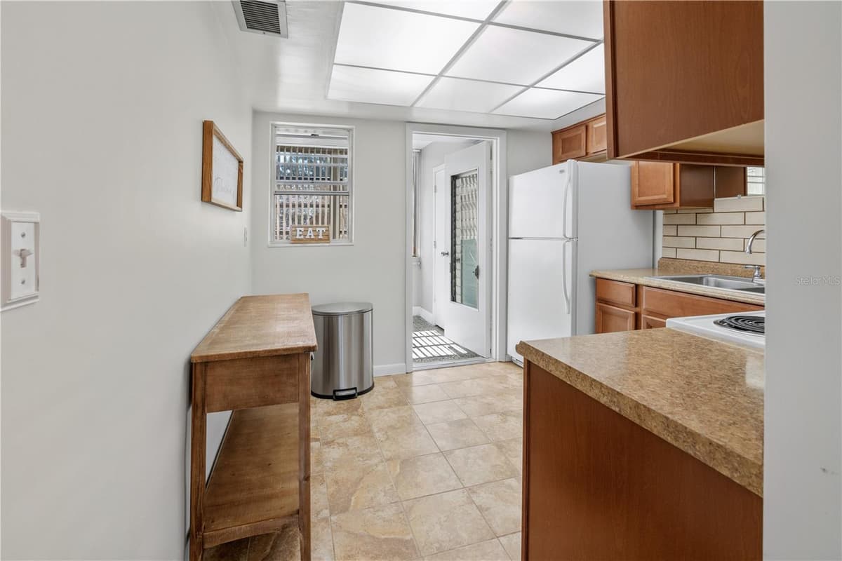 7801 11TH STREET — photo 4 of 23