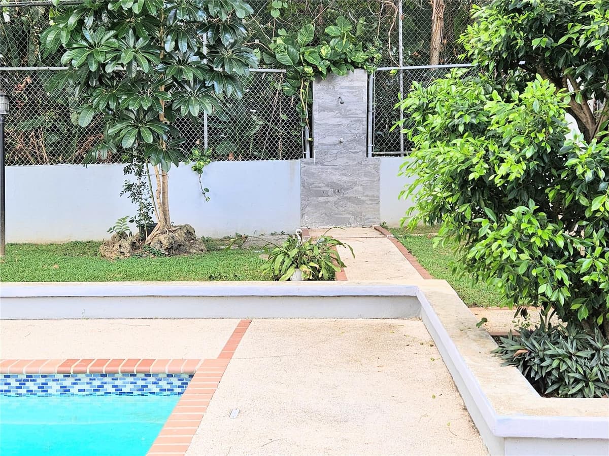 J10 SAN PATRICIO AVENUE — photo 13 of 22