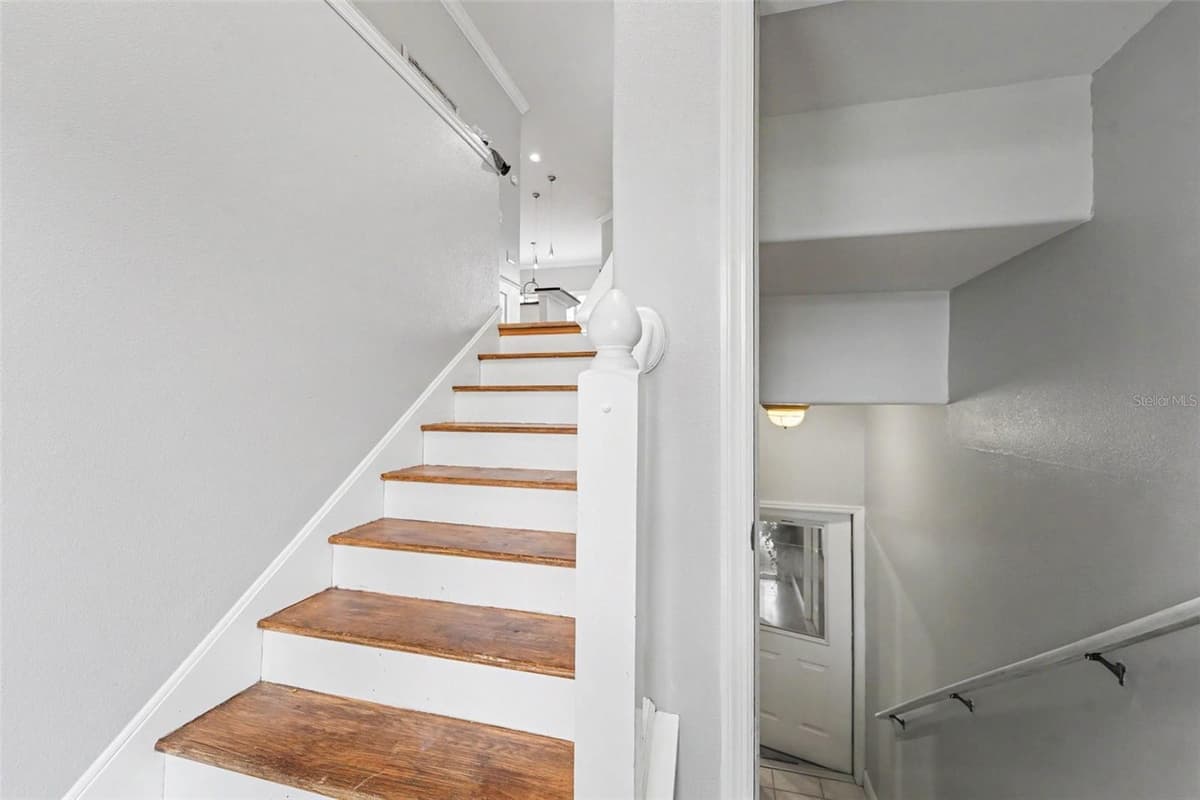 7533 HATTERAS DR — photo 11 of 27