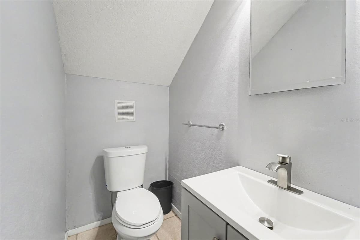 7533 HATTERAS DR — photo 10 of 27