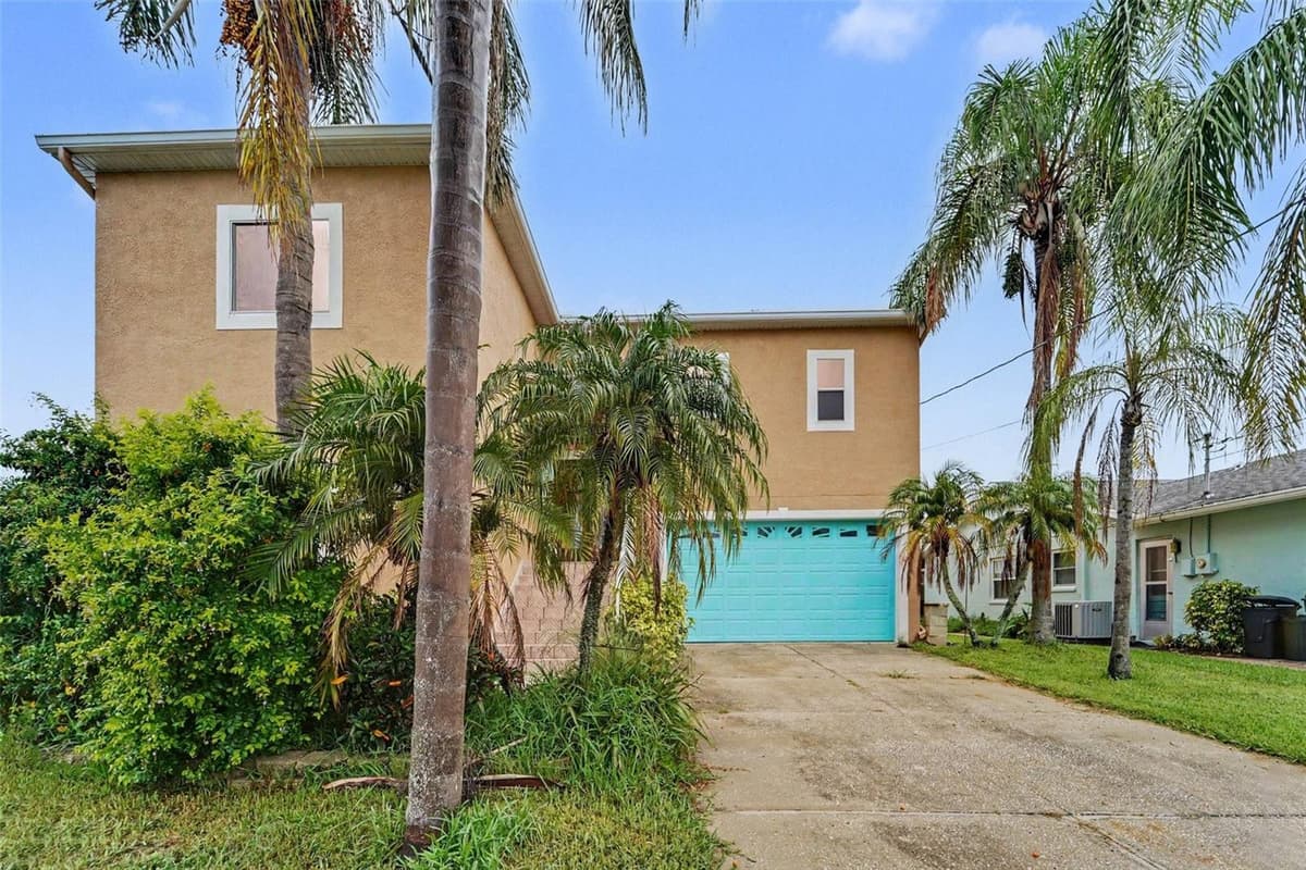7533 HATTERAS DR — photo 1 of 27