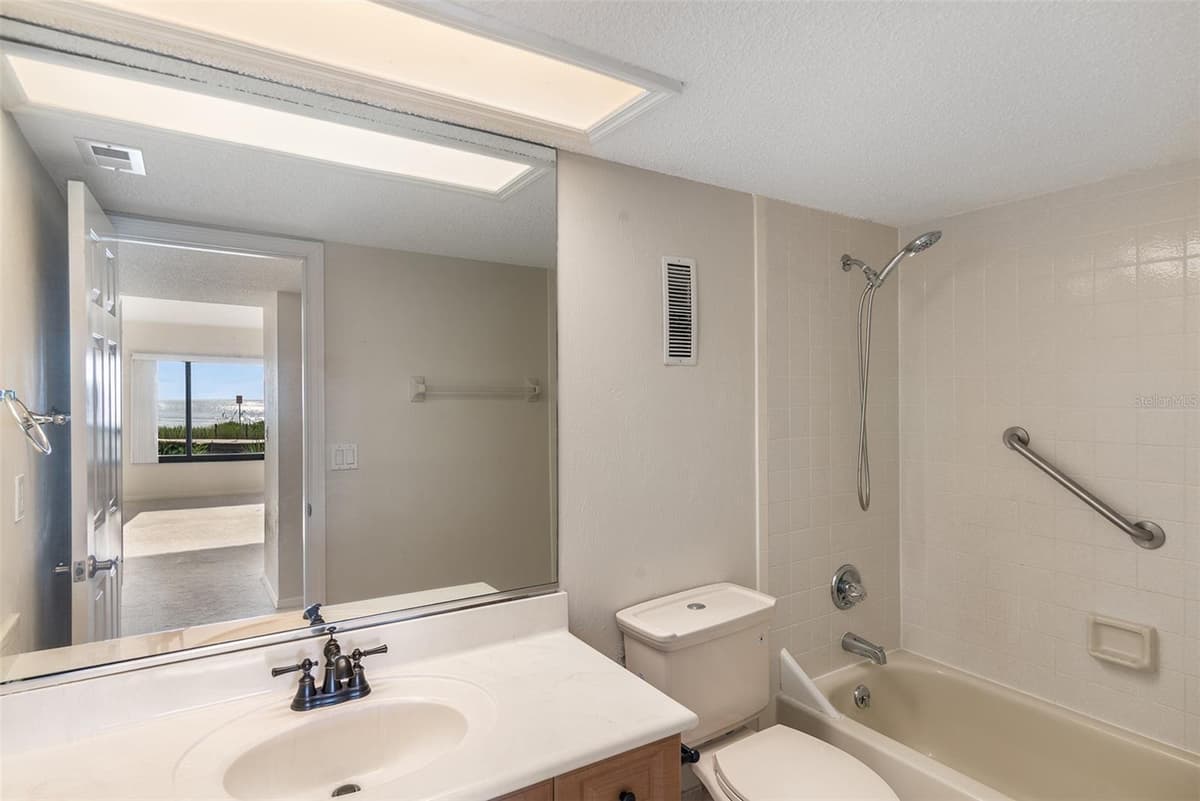 2600 OCEAN SHORE BOULEVARD — photo 17 of 42