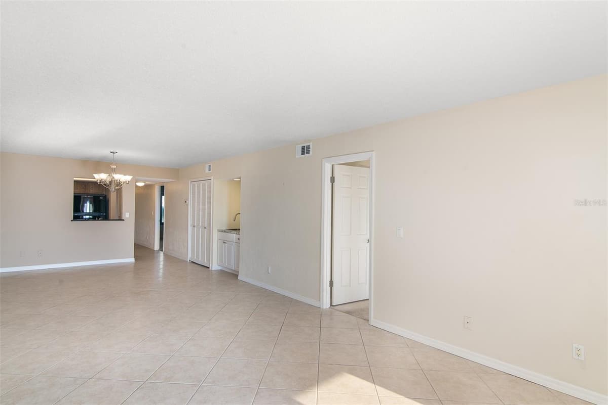 2600 OCEAN SHORE BOULEVARD — photo 11 of 42