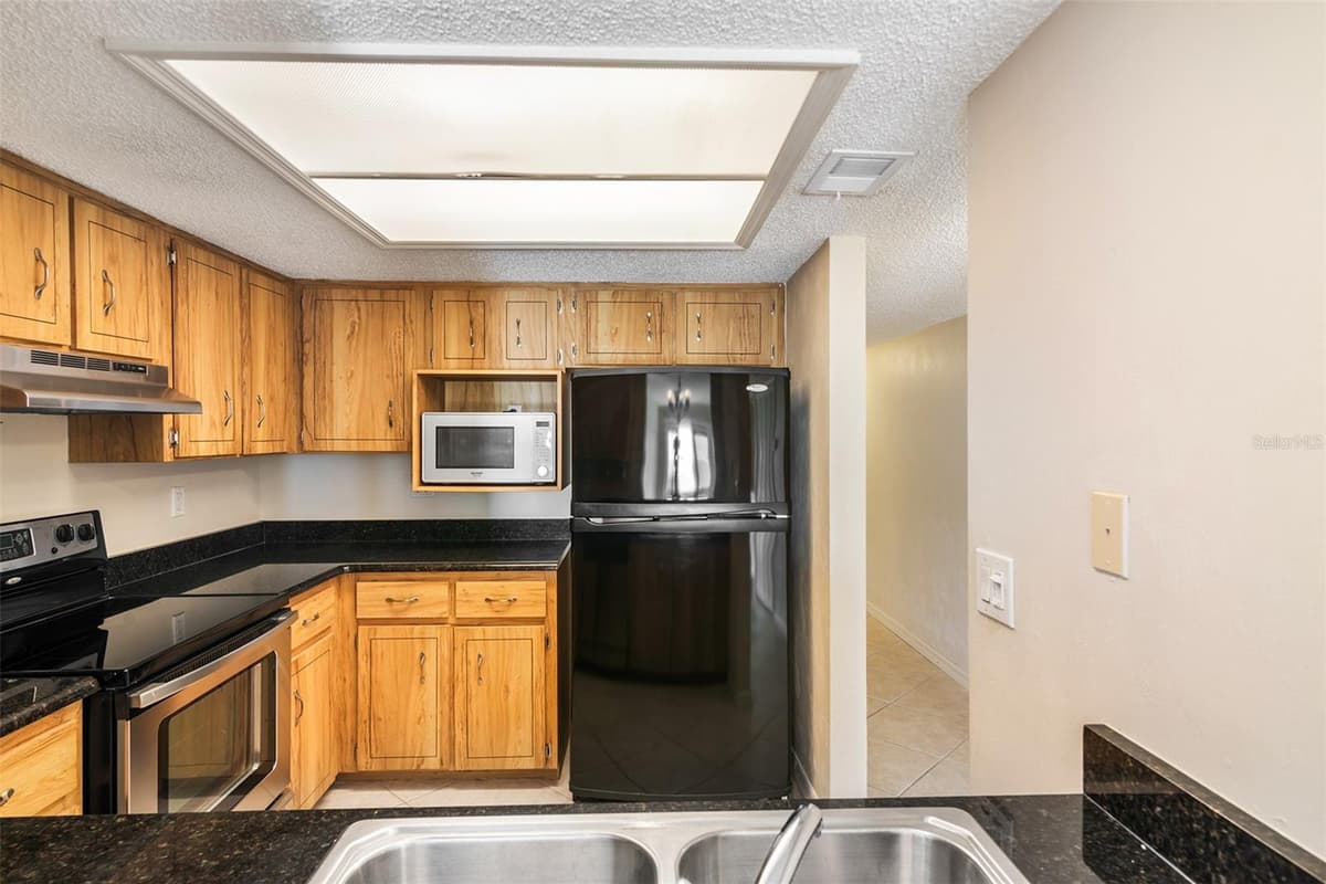 2600 OCEAN SHORE BOULEVARD — photo 7 of 42