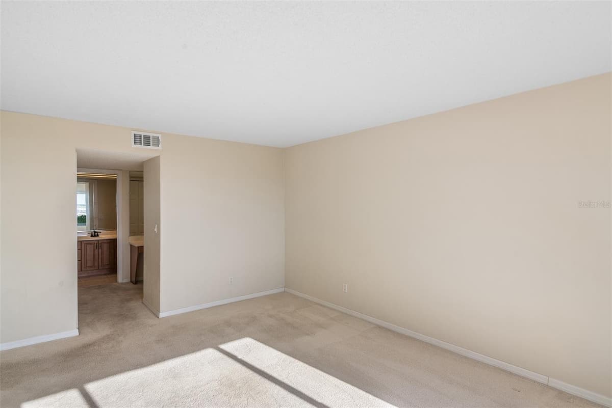 2600 OCEAN SHORE BOULEVARD — photo 14 of 42