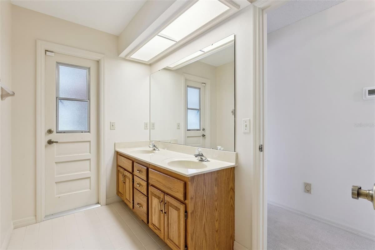 1429 MAJESTIC OAK DRIVE — photo 31 of 52