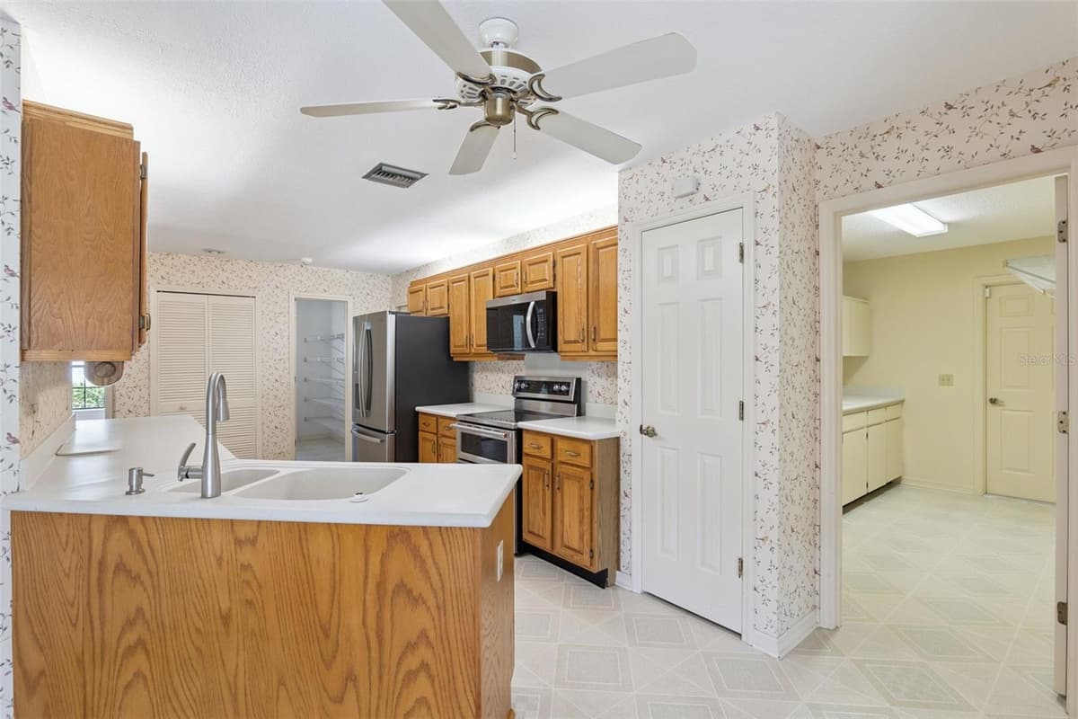 1429 MAJESTIC OAK DRIVE — photo 19 of 52